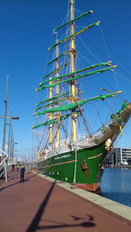 Alexander von Humboldt 2 - An der Pier in Bremerhaven