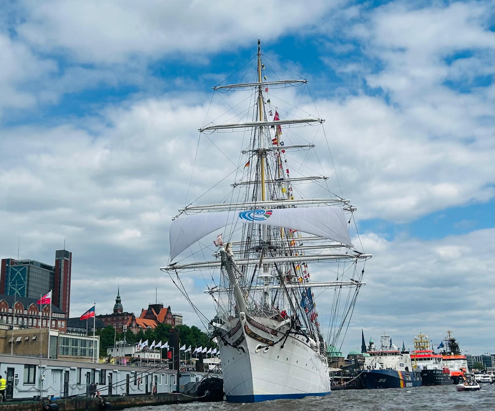 STATSRAAD LEHMKUHL an den Landungsbrücken