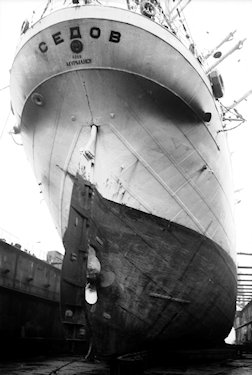 SEDOV im Schwimmdock der MTW Werft Bremerhaven 1991-Foto Volker Börkewitz